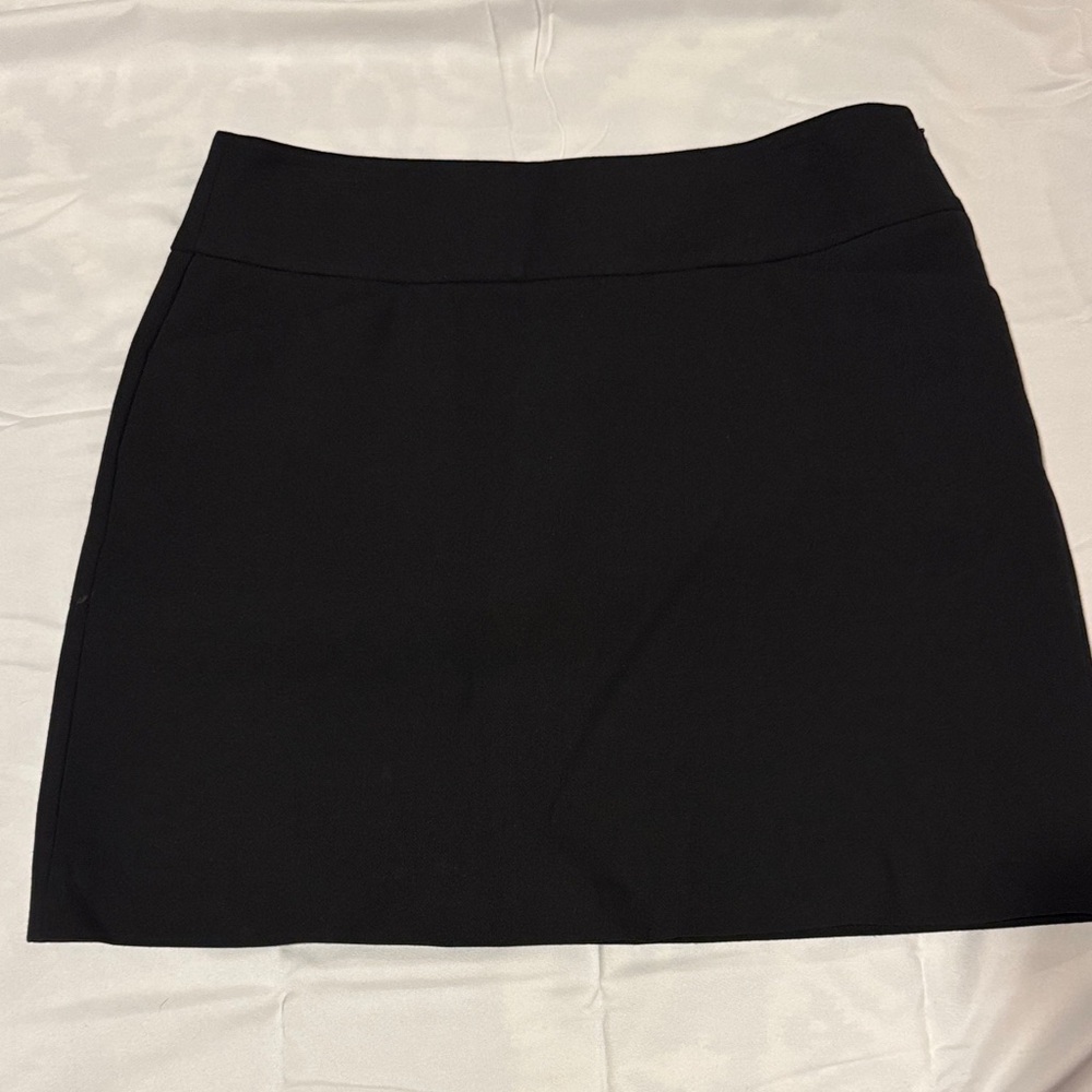 LOFT Ann Taylor Classic Black Mini Skirt with Horizontal Pockets